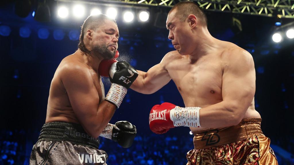 Joe Joyce is punched by Zhilei Zhang