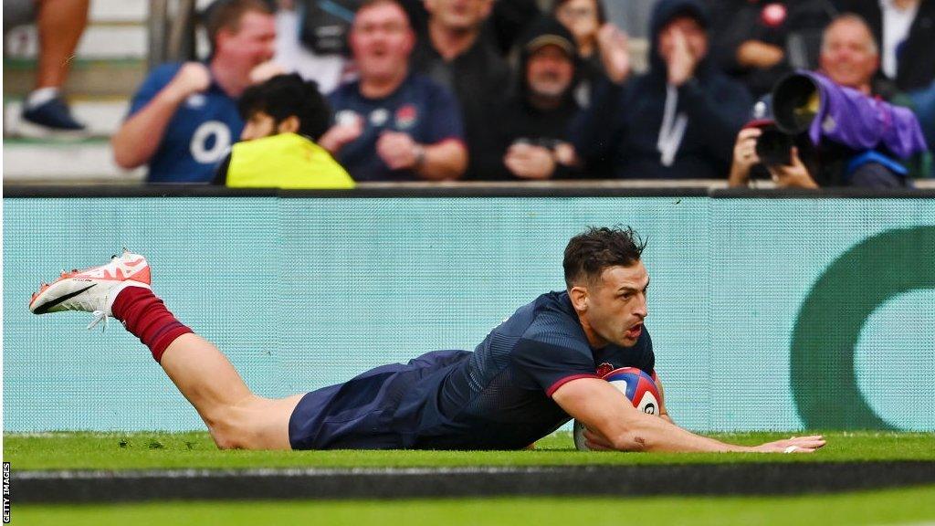 Jonny May scoring against Fiji