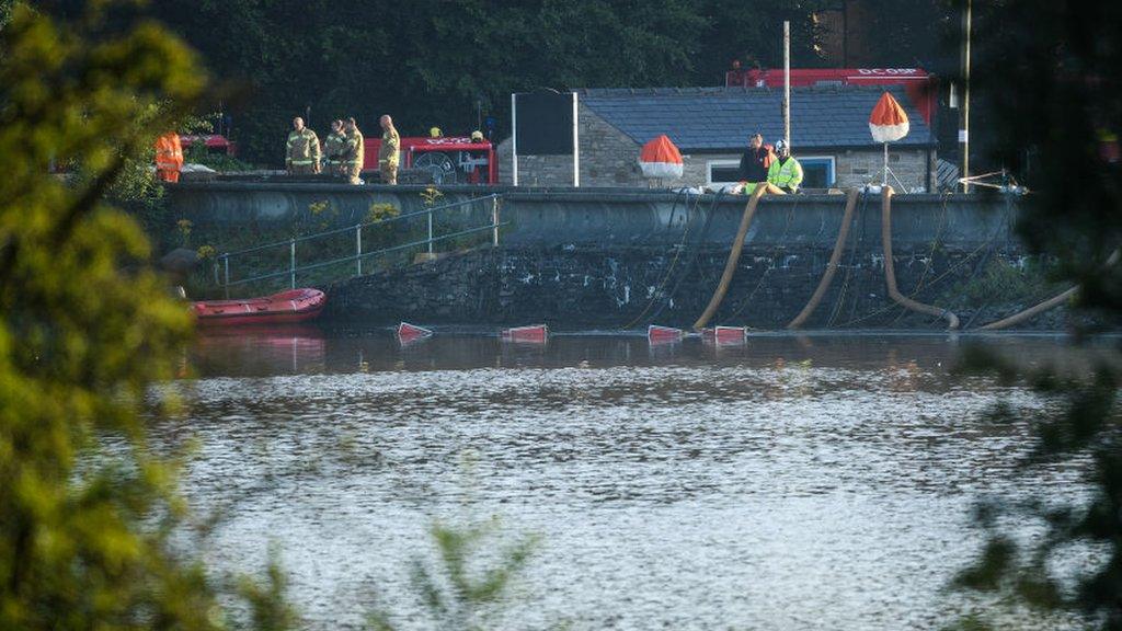 fire-crew-whaley-bridge.