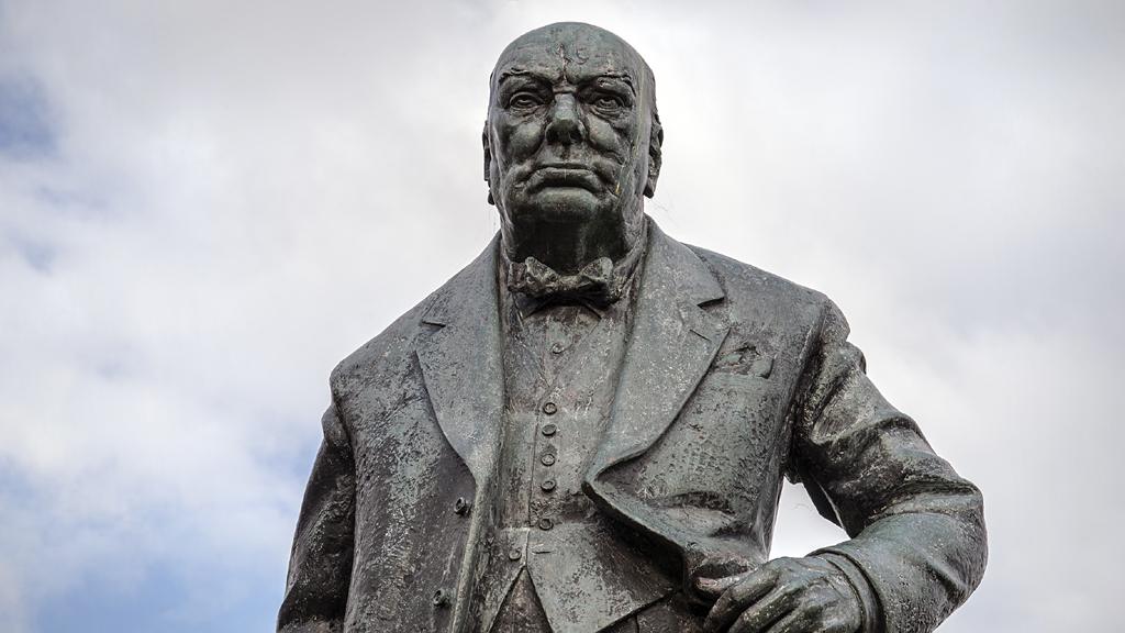 Winston Churchill Statue by David McFall, 1958-9 - Woodford, London