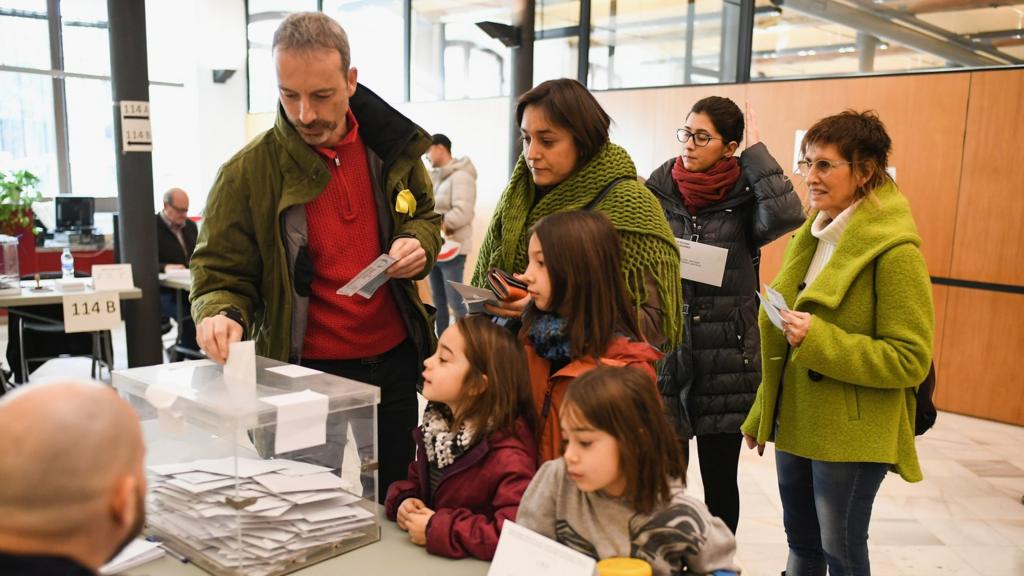 Voters at the University School of Industrial Technical Engineering of Barcelona, 21 December