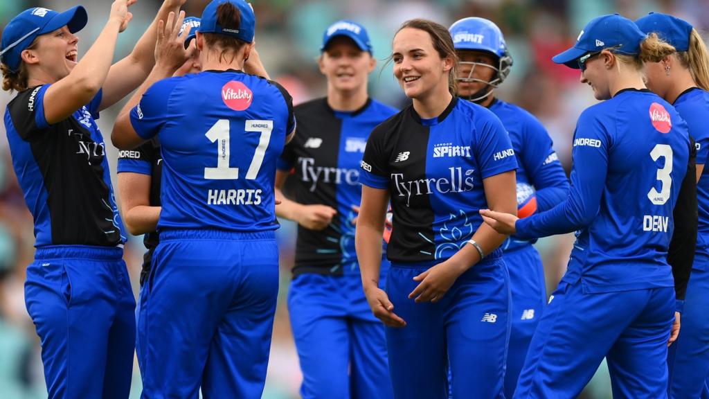 London Spirit players celebrate a wicket