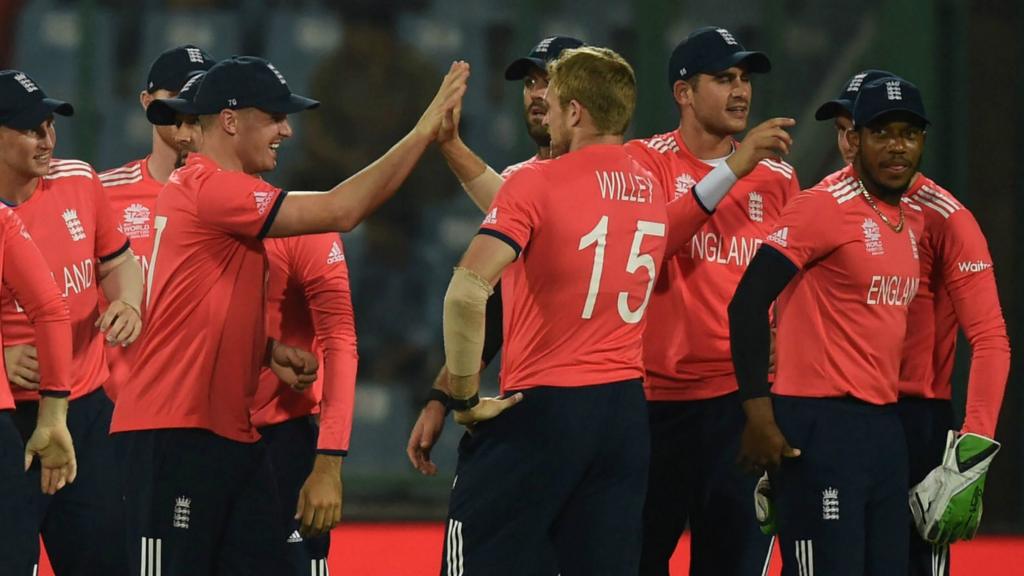 England celebrate taking a wicket