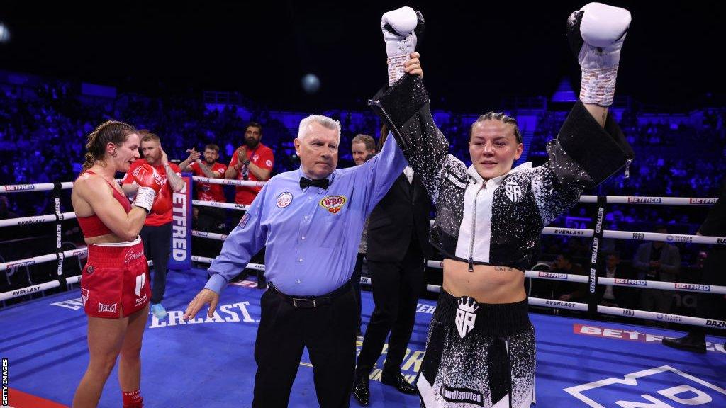 Terri Harper turns away as Sandy Ryan celebrates her win