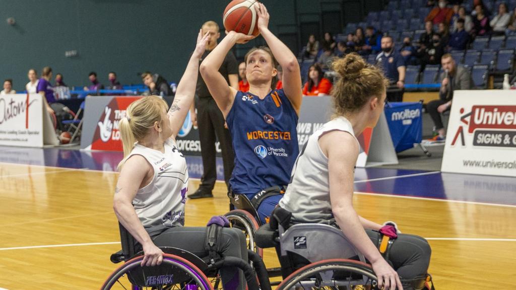 Worcester Wolves in Premier League action against Loughborough