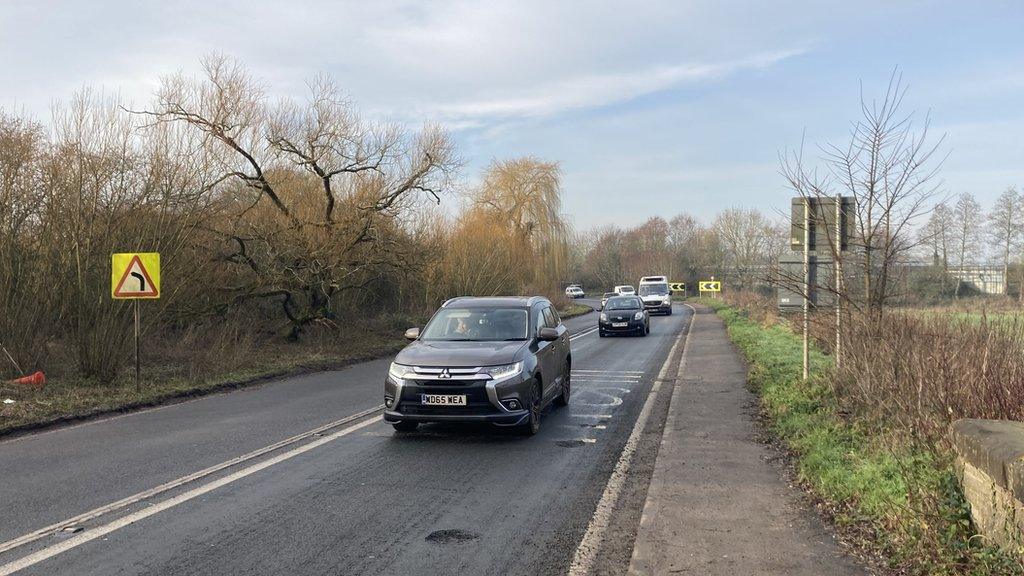 Cars on A38 near Wellington