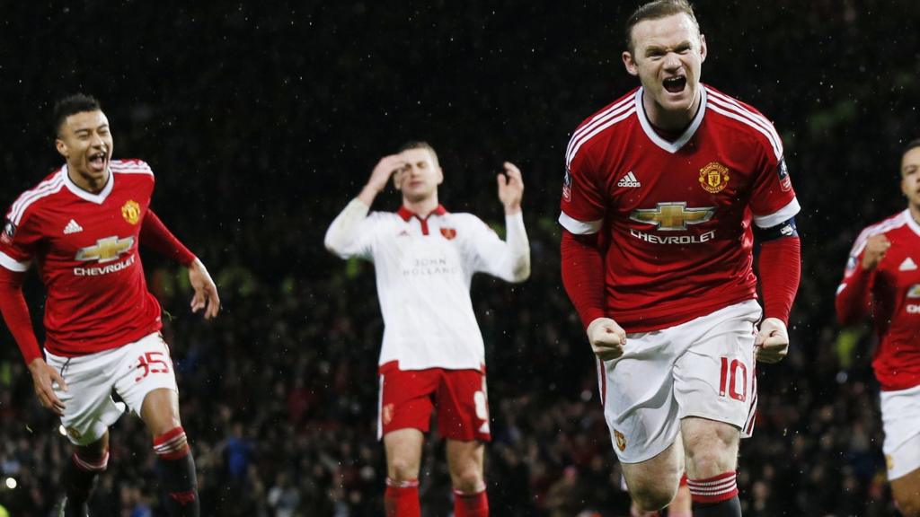 Wayne Rooney celebrates