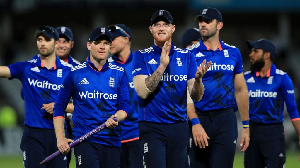 England celebrate Pakistan triumph