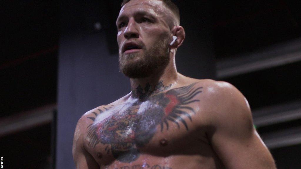 Conor McGregor, topless