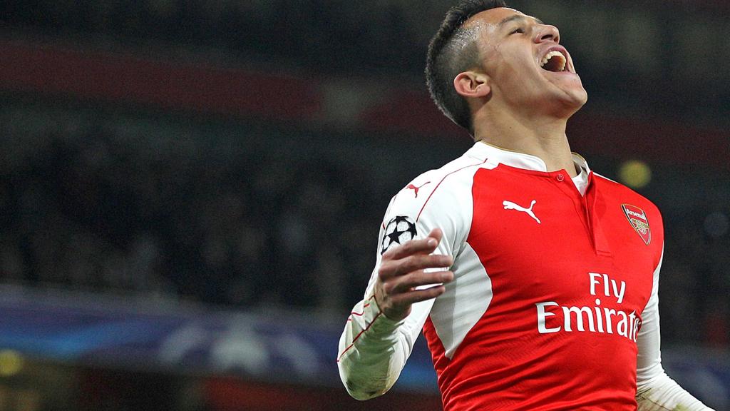 Alexis Sanchez celebrates