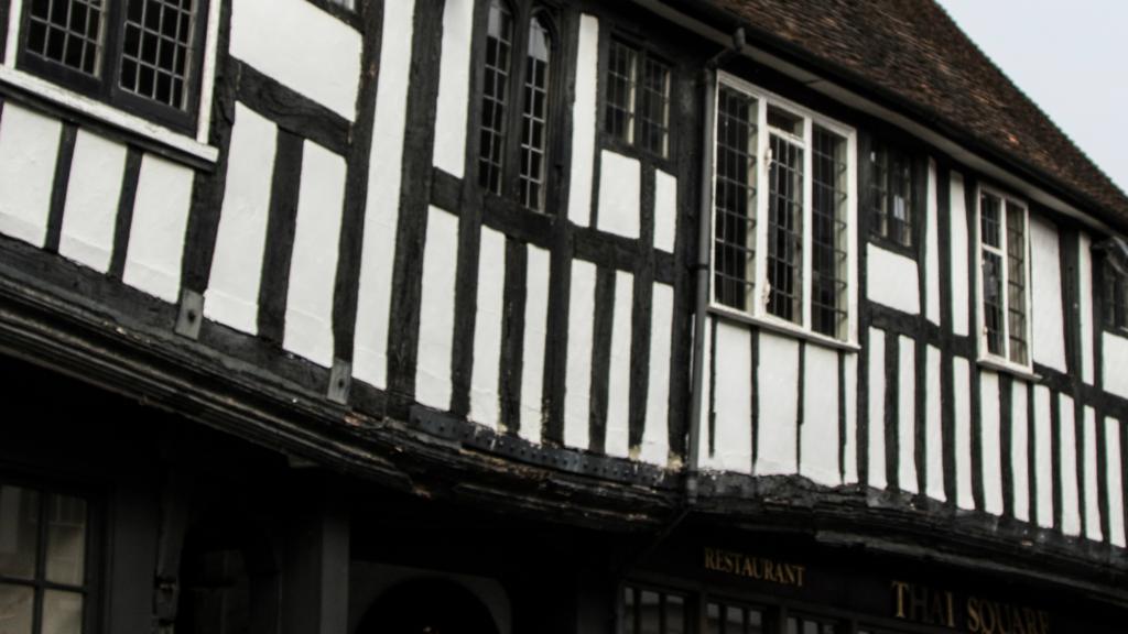 BBC Local Live Beds, Herts & Bucks on Friday, 20 November 2015. BBC News