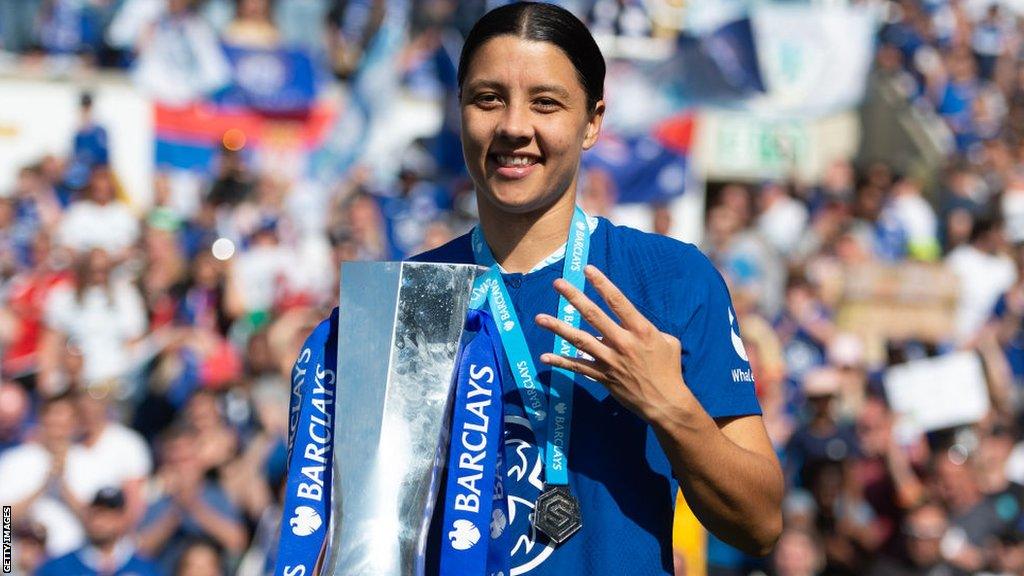 Sam Kerr with the WSL trophy