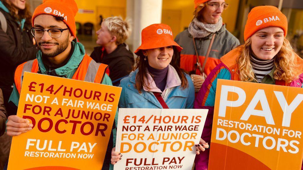 Junior doctors striking in Brighton