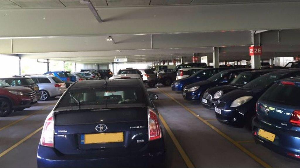 Cars queued in Ikea Reading