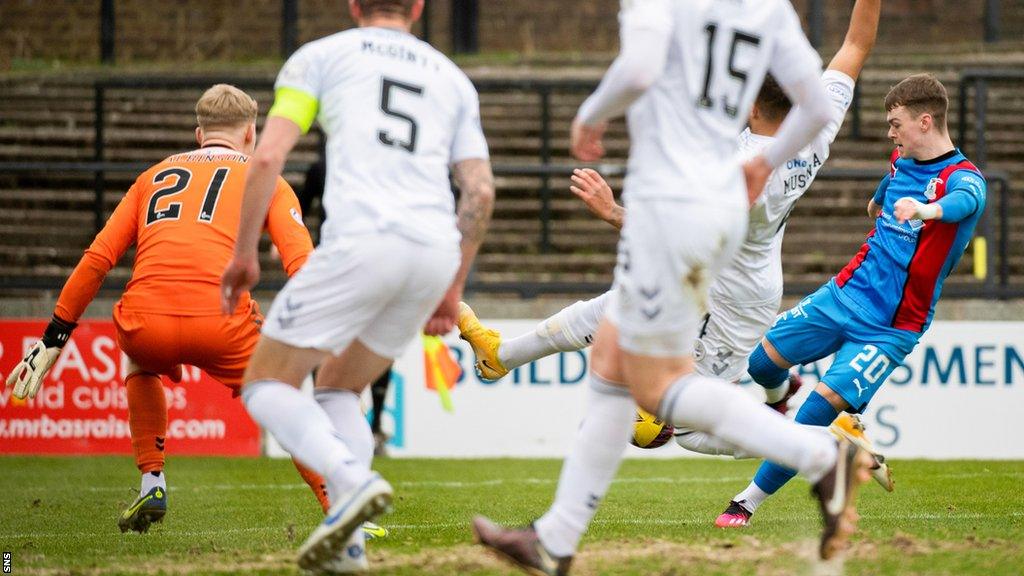 Jay Henderson scores for Inverness Caledonian Thistle against Ayr United