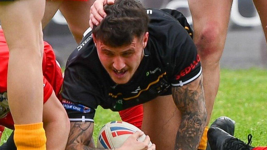 David Weetman scores a try for Cornwall
