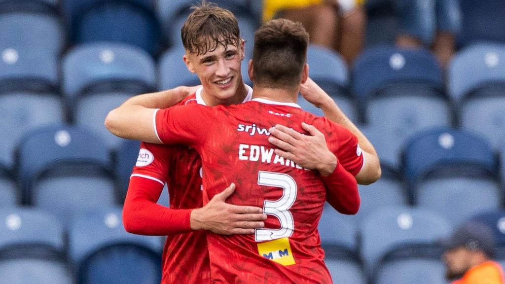 Dunfermline celebrate