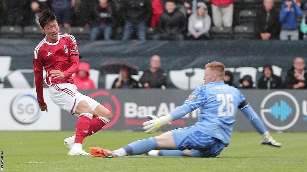 Hwang Ui-jo score for Nottingham Forest