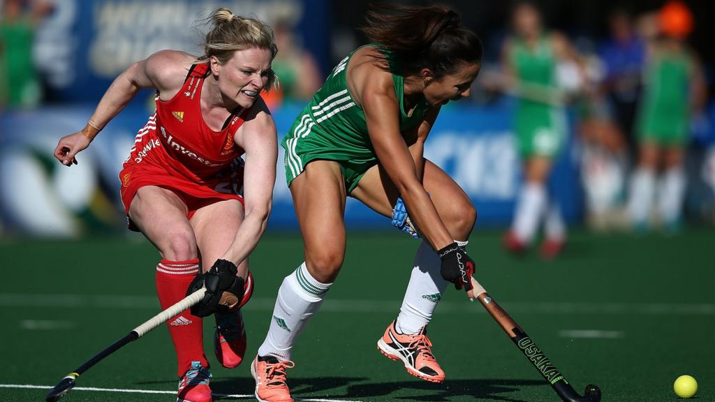 Great Britain captain Hollie Pearne-Webb battles with Ireland's Anna O'Flanagan during a match in 2017