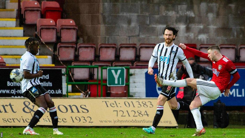 Queen's Park's Dom Thomas scores to make it 2-0