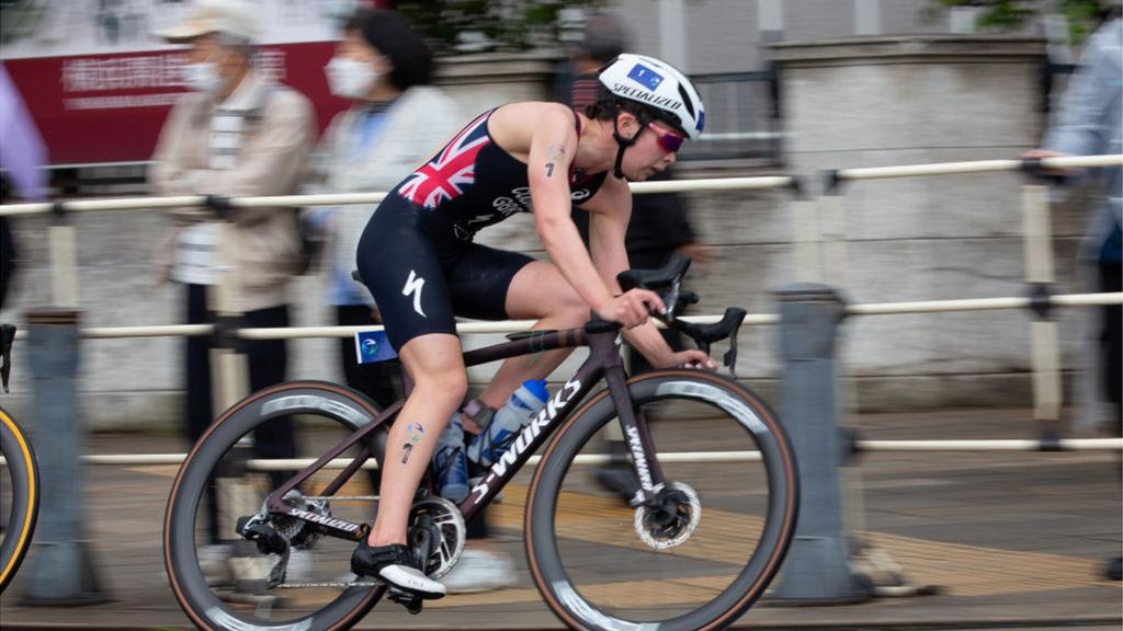 Sophie Coldwell cycling