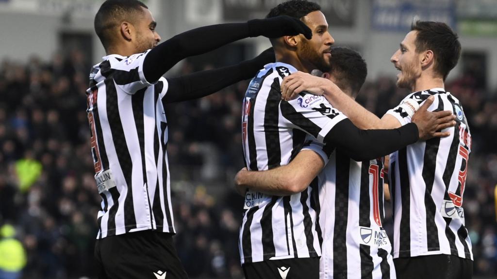 St Mirren celebrate