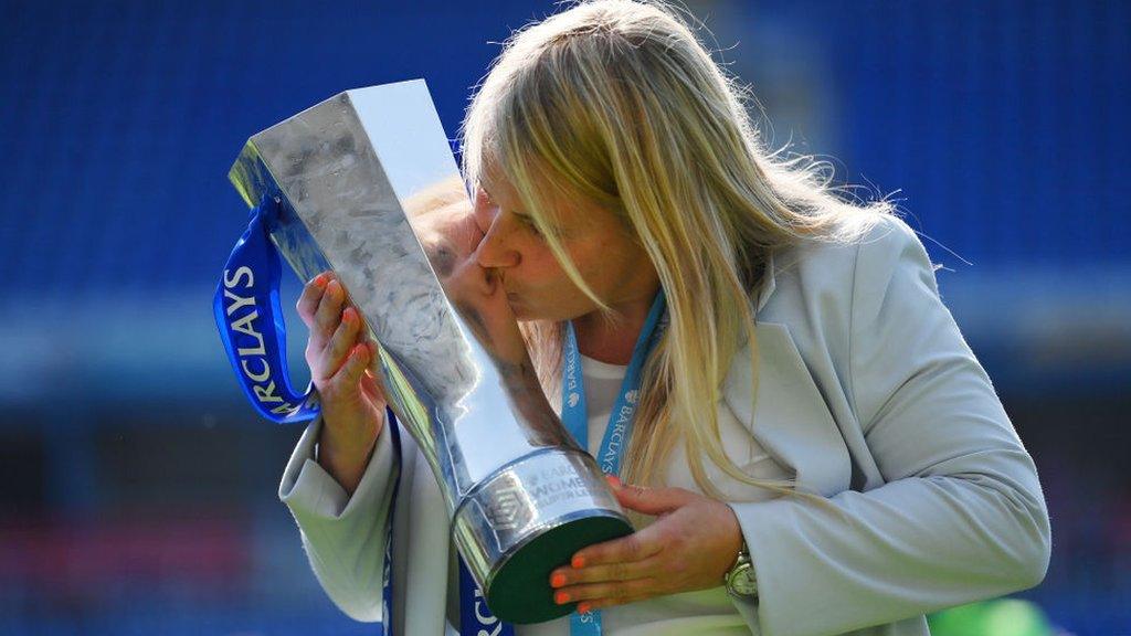 Emma Hayes with the WSL trophy