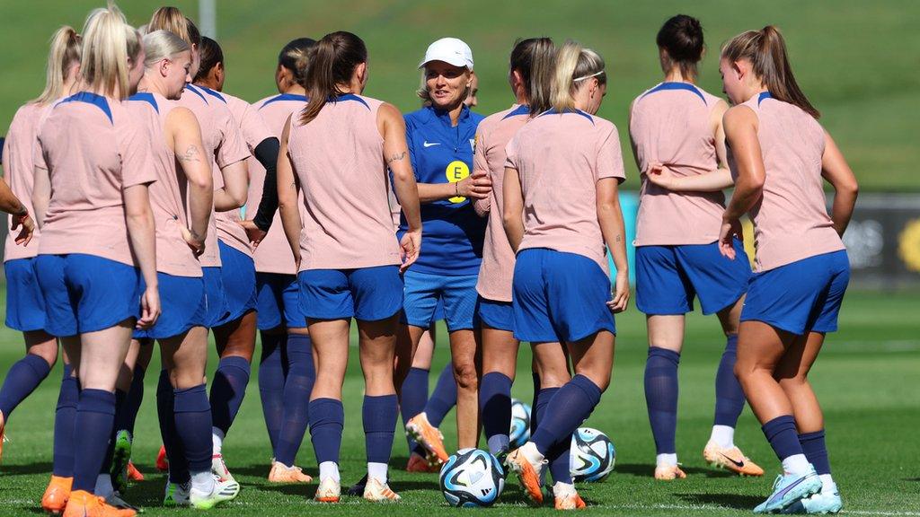 Sarina Wiegman with her England squad