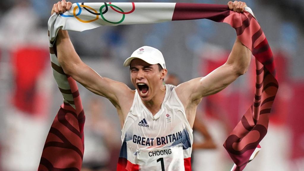 Joe Choong celebrates winning the modern pentathlon