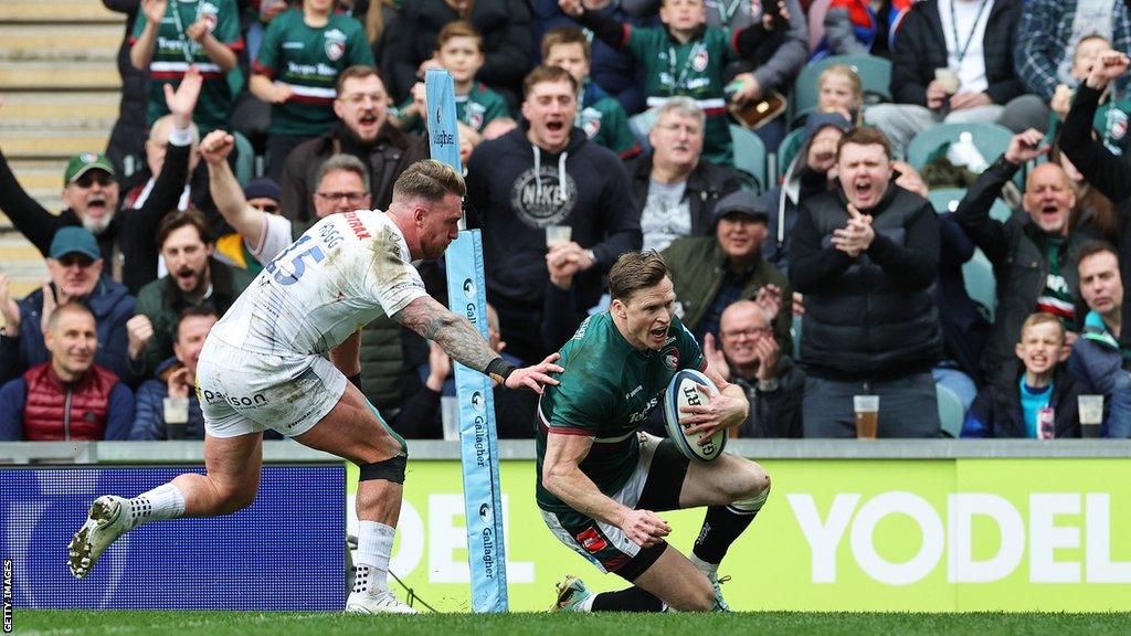 Leicester Tigers' Chris Ashton goes over for his 100th Premiership try