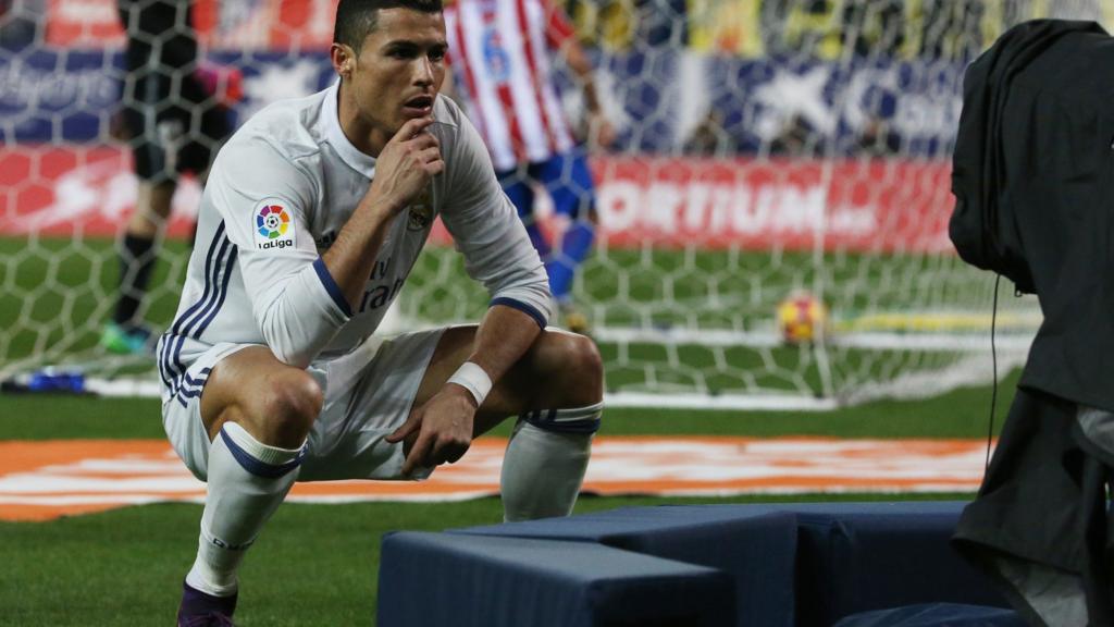 Cristiano Ronaldo celebrates