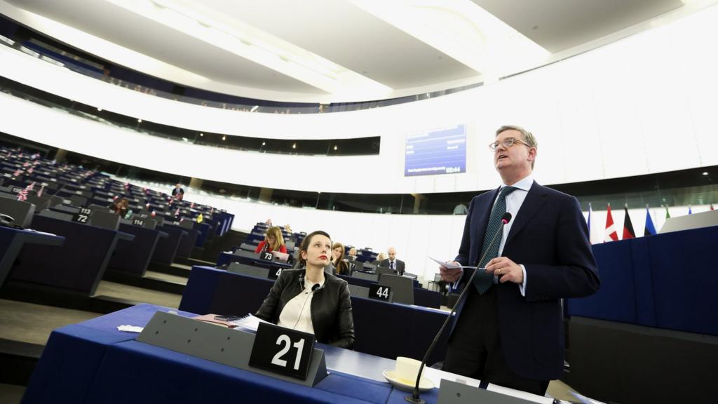 Sir Julian King speaking in the European Parliament