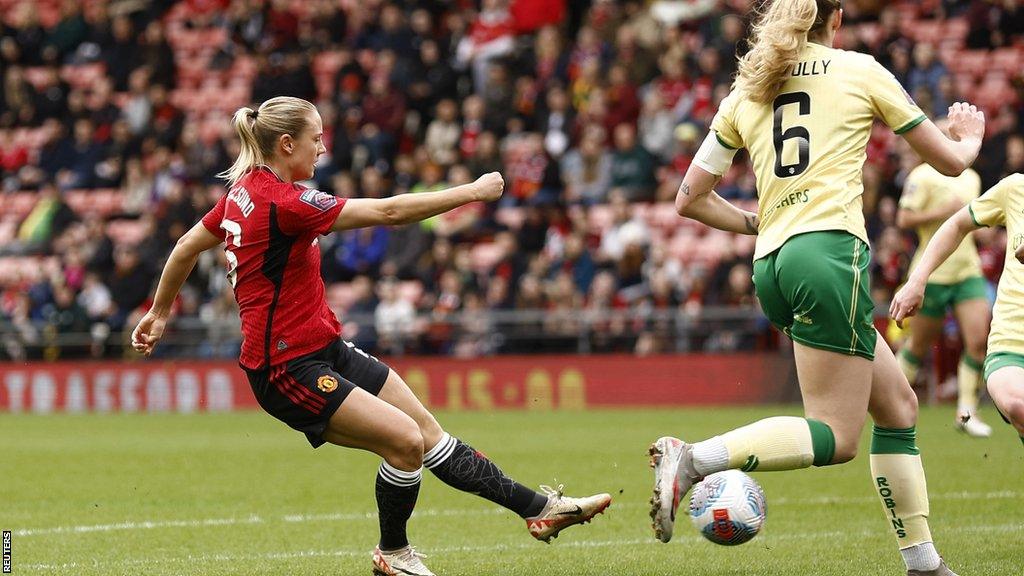 Lisa Naalsund scores against Bristol City