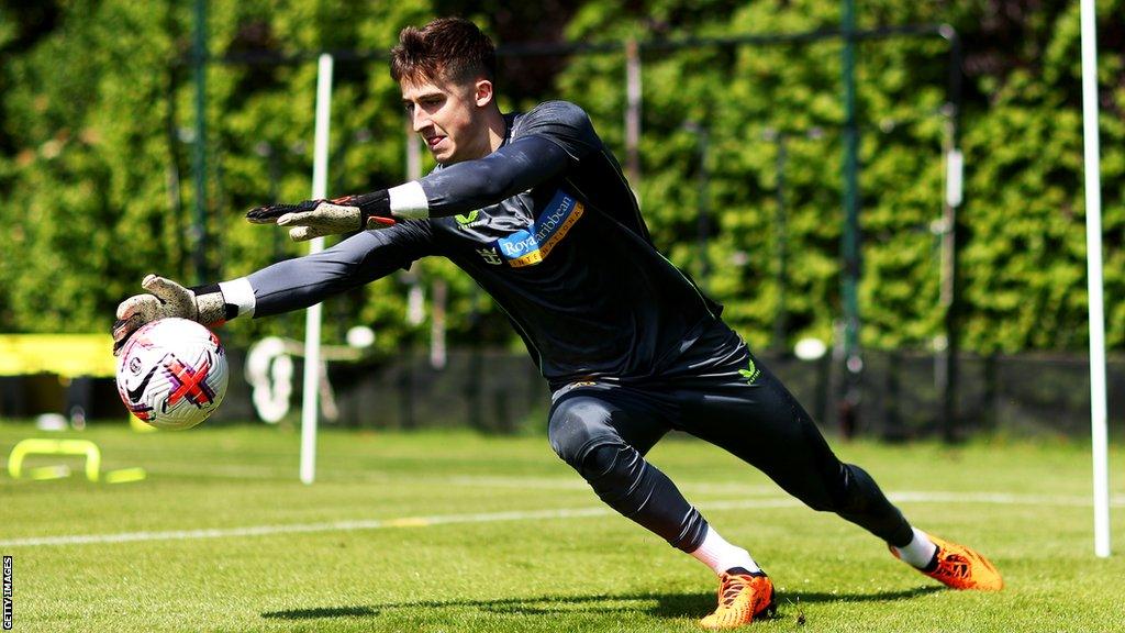 Louie Moulden training with Wolves