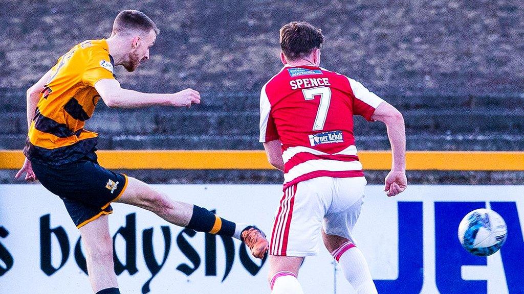 Substitute Luke Donnelly's strike earned Alloa Athletic a first-leg lead