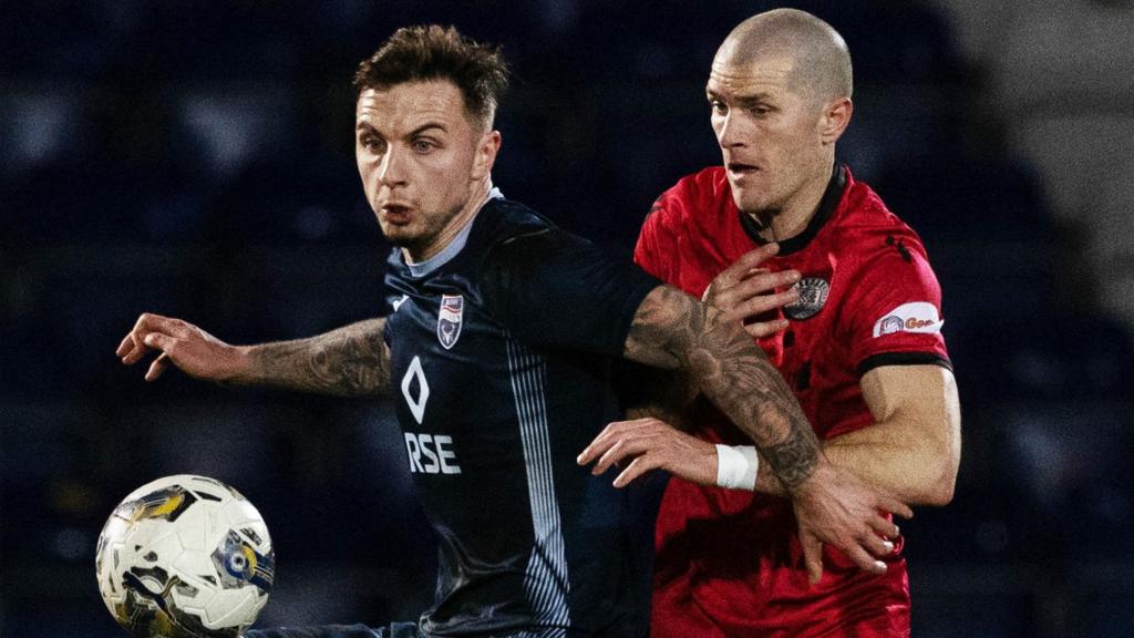 Ross County's Eamonn Brophy and St Mirren's Alex Gogic