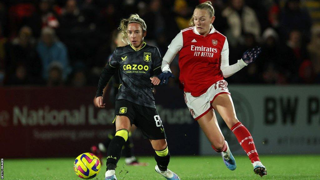 Jordan Nobbs playing football