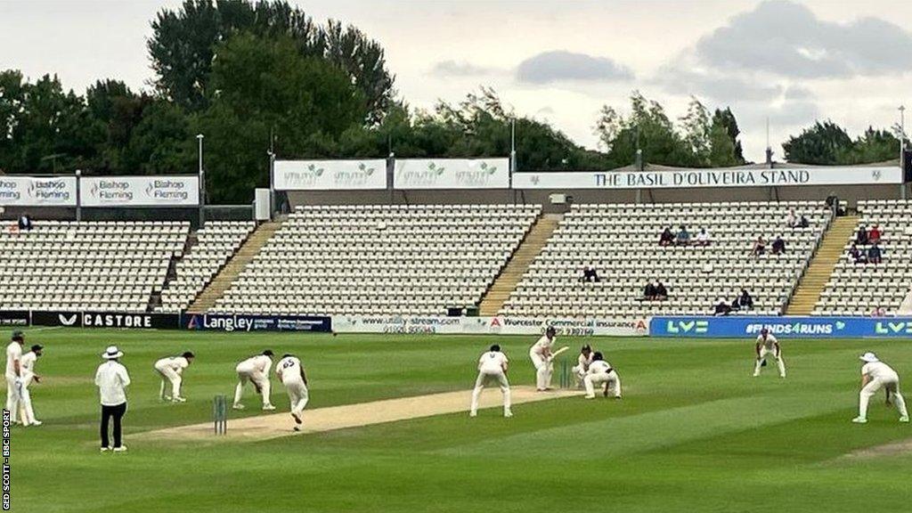 Derbyshire resorted to an Umbrella field to try and winkle out the unusually obdurate Ed Pollock