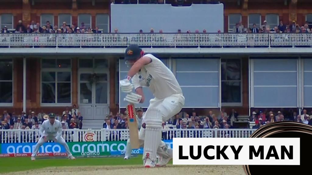 South Africa fail to review plumb lbw