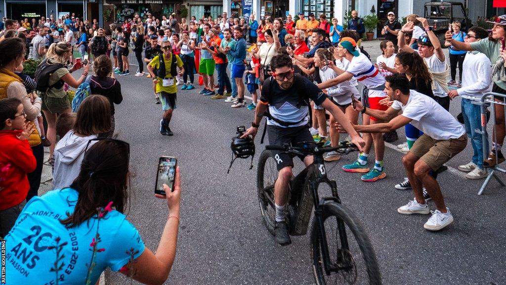 Courtney Dauwalter leaves Saint-Gervais early in UTMB