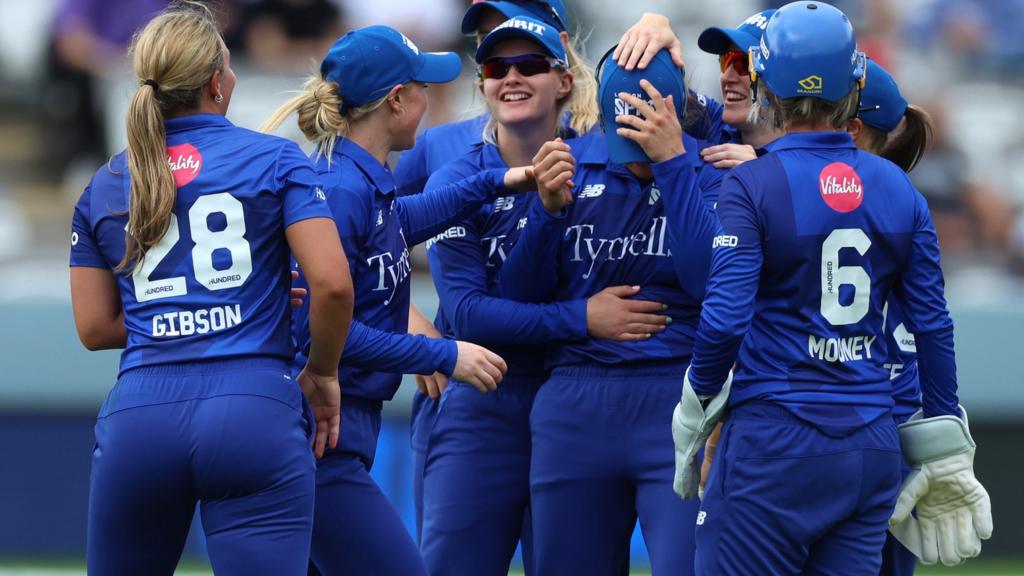 London Spirit players celebrate a wicket