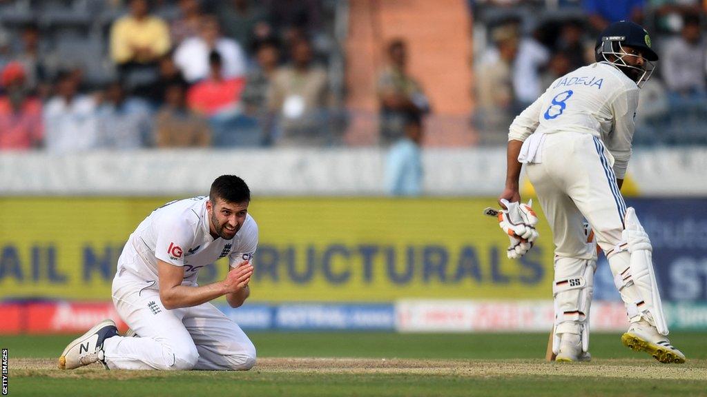 Mark Wood reacts after delivery to Ravindra Jadeja