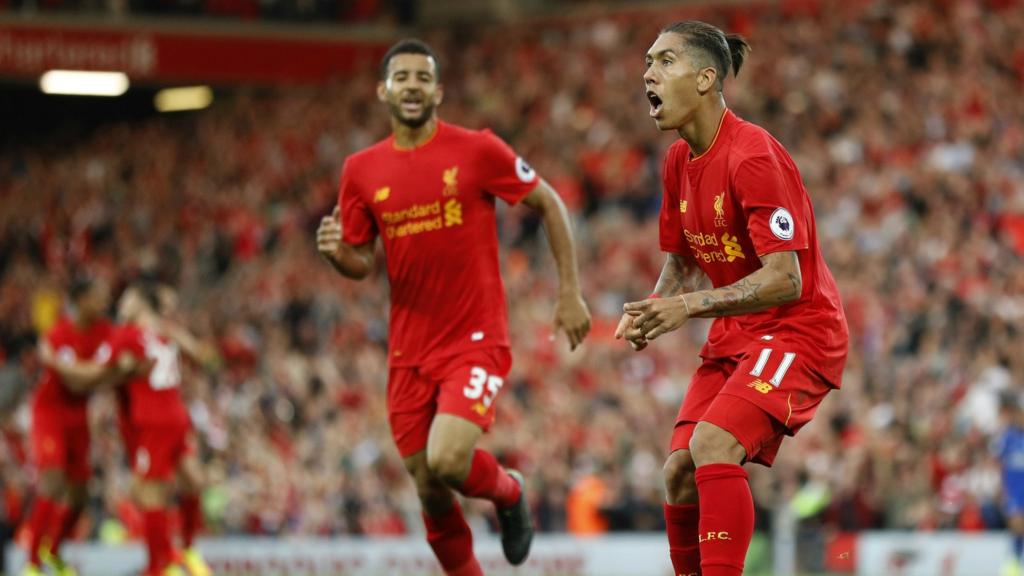 Roberto Firmino celebrates