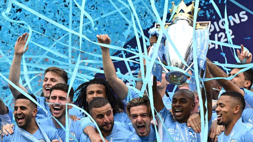 Manchester City celebrate winning the 2021/22 league title