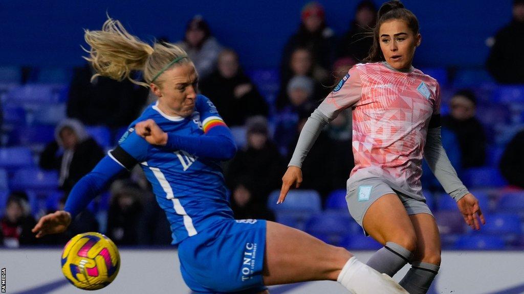 Jamie-Lee Napier (right) in action for London City Lionesss