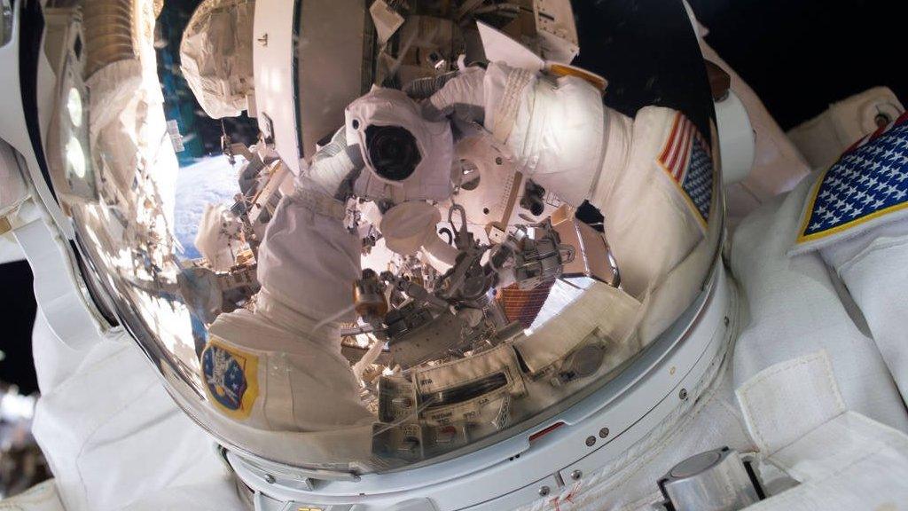 Scott Kelly takes a spacewalk selfie