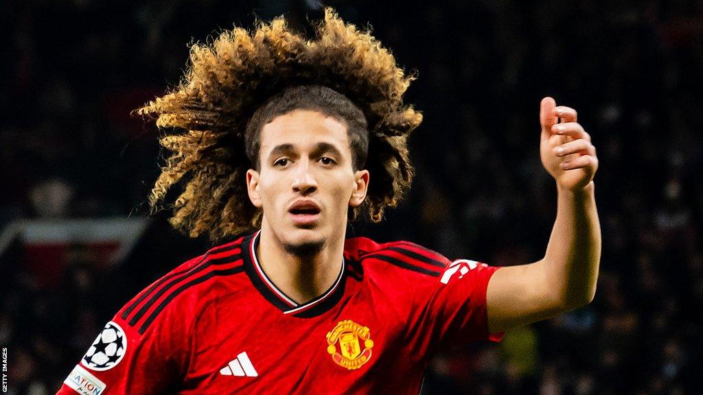 Hannibal Mejbri playing for Manchester United