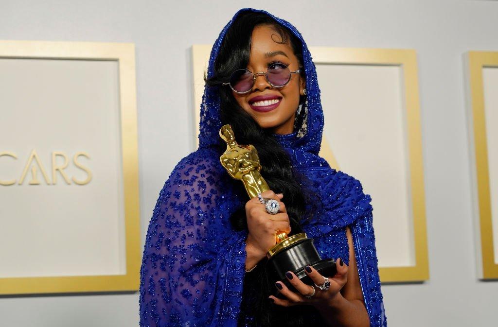 H.E.R. at the Oscars