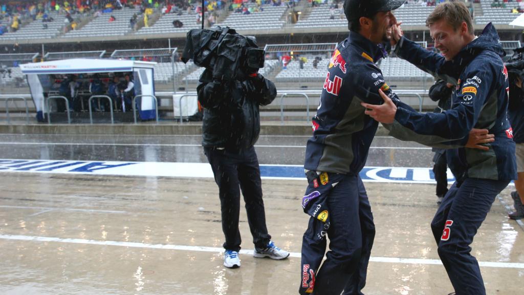 Daniel Ricciardo and Daniil Kvyat dancing