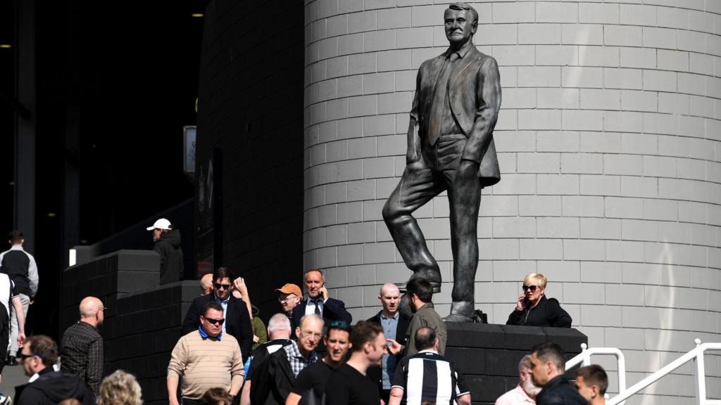 Sir Bobby Robson's statue outside St. James Park on Match Day